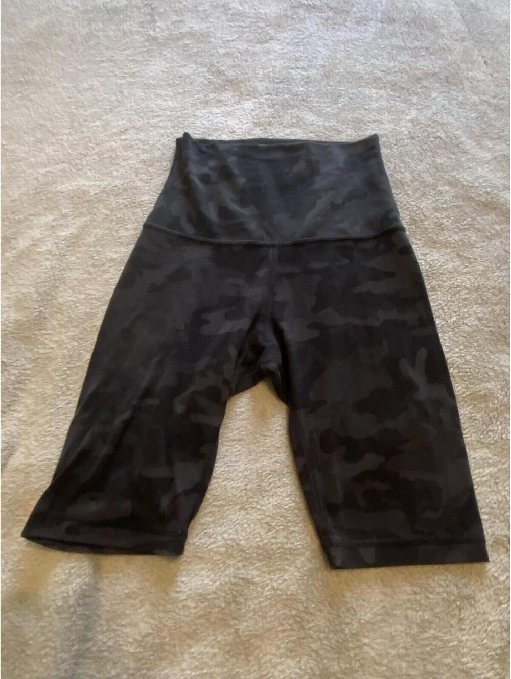 Lululemon Shorts Womens 4 Align High Rise Pockets 8" Heritage 365 Camo Deep Coal